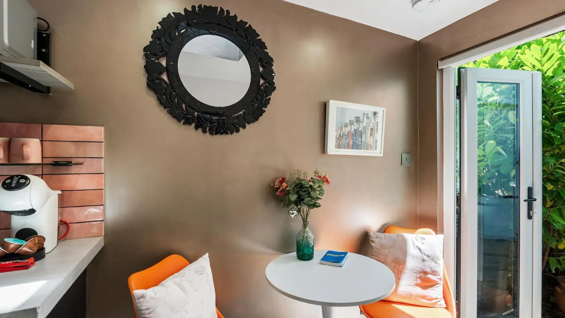 브라이턴 Tiny House With Parking & Patio By Cool Bloo 아파트